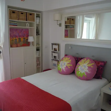Charming House In With Shared Pool Apartment *