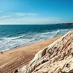 Apartment Charming House In With Shared Pool Albufeira