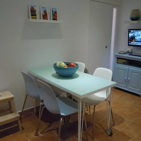Apartment Charming House In With Shared Pool *
