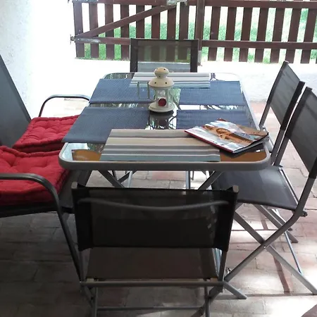 Apartment Charming House In With Shared Pool *