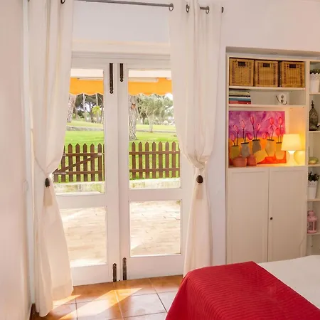 Charming House In With Shared Pool Apartment