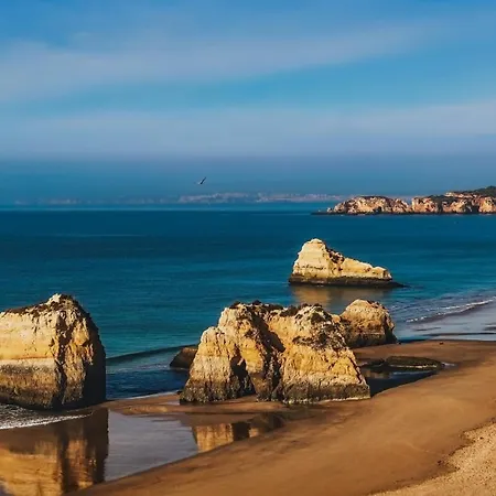 Charming House In With Shared Pool Albufeira