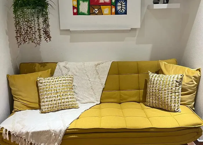 Charming House In With Shared Pool Apartment *