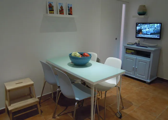 Apartment Charming House In With Shared Pool *