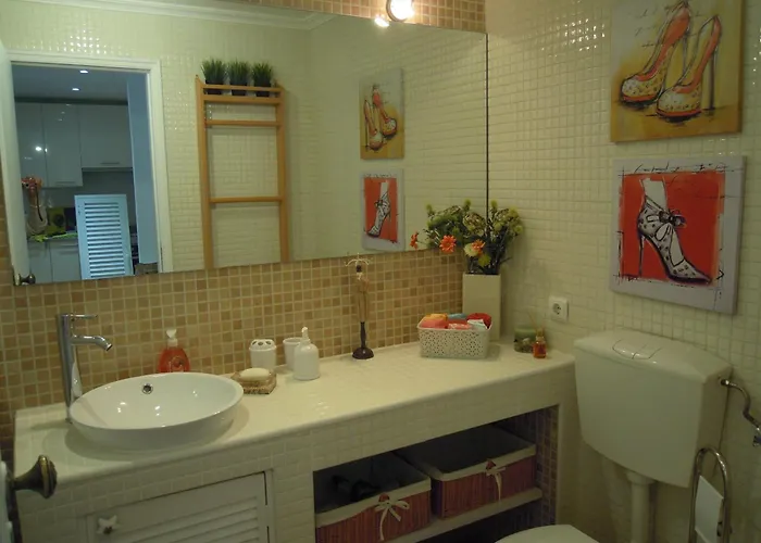 Apartment Charming House In With Shared Pool *