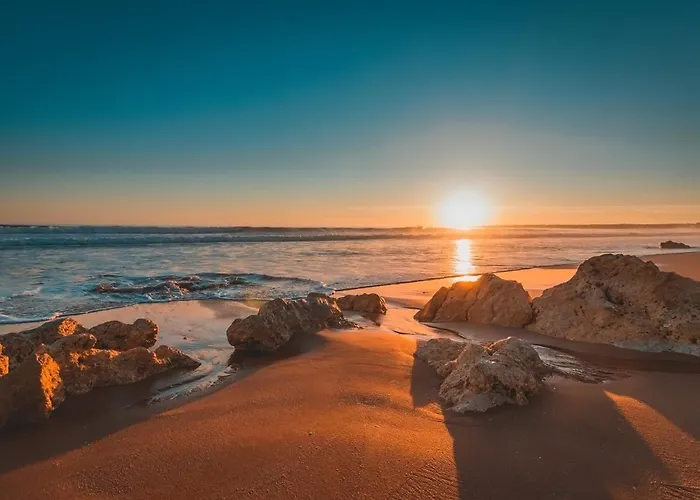 Charming House In With Shared Pool Apartment *